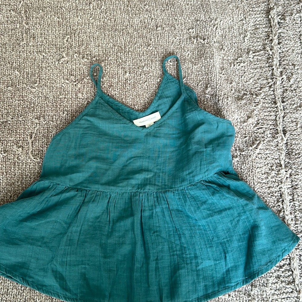 Girls 14/16 XL shirt.